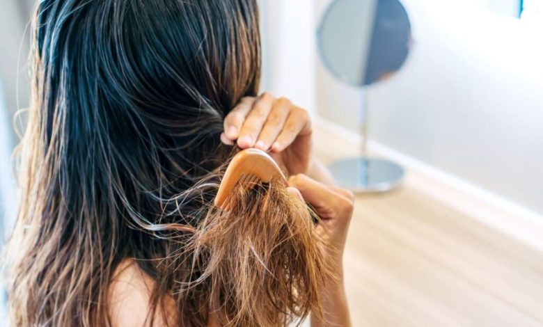 چگونه از آسیب آب سخت به موها جلوگیری کنیم؟