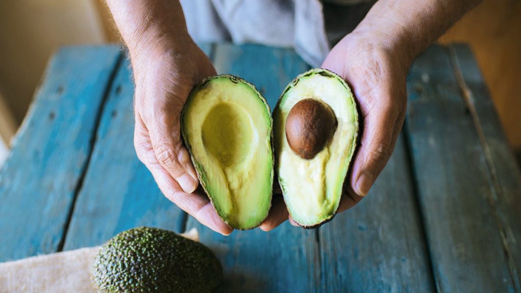 آووکادو را چگونه بخوریم؟ دستورپخت غذاهای خوشمزه با آووکادو