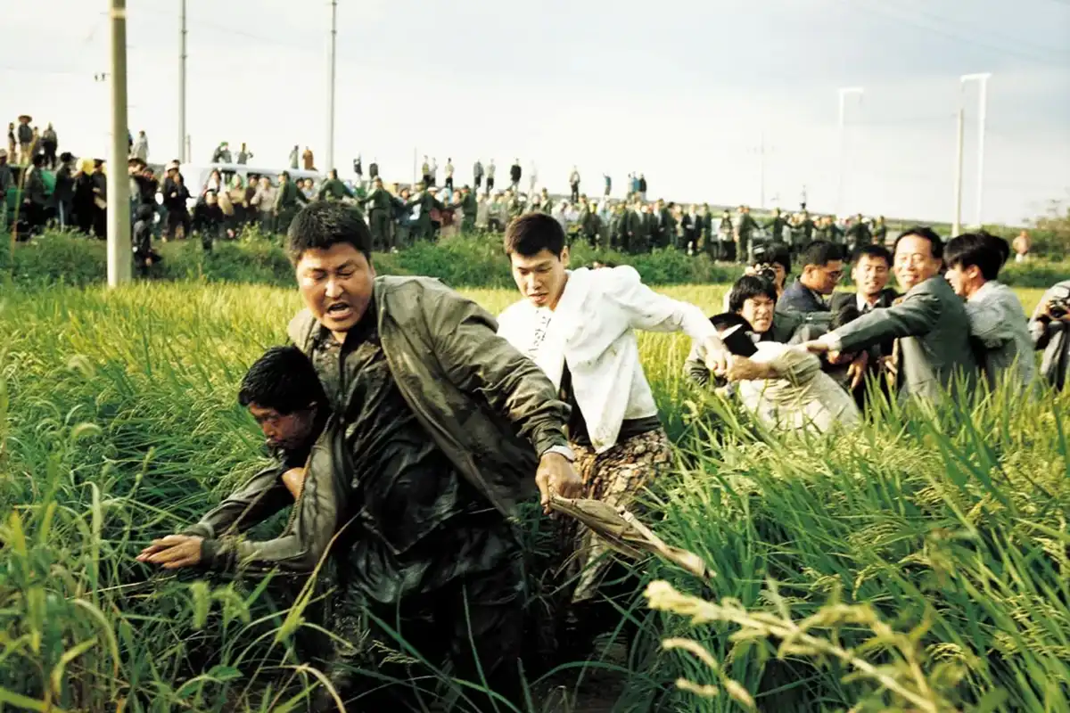 ۳. خاطرات قتل – ۲۰۰۳ (Memories of Murder)