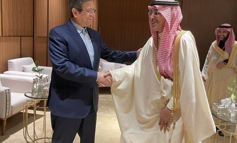 دیدار وزیر اقتصاد با وزیر دارایی عربستان/ تسهیل فرایندهای مالی حجاج