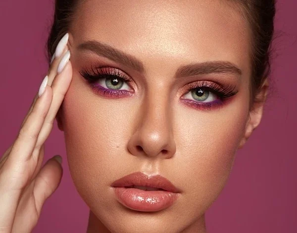 سایه چشم بنفش برای چشم سبز