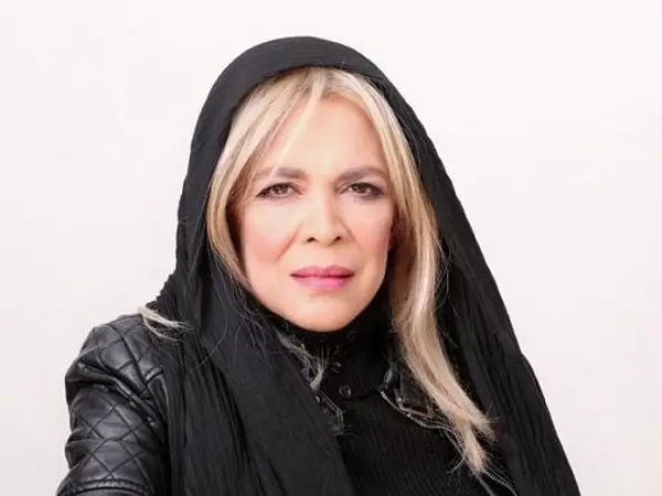 بیتا فرهی بازیگر پیشکسوت سینما و تلویزیون امروز چهارم آذر 1402 در سن 65 سالگی به دلیل عارضه قلبی و ریوی درگذشت.
