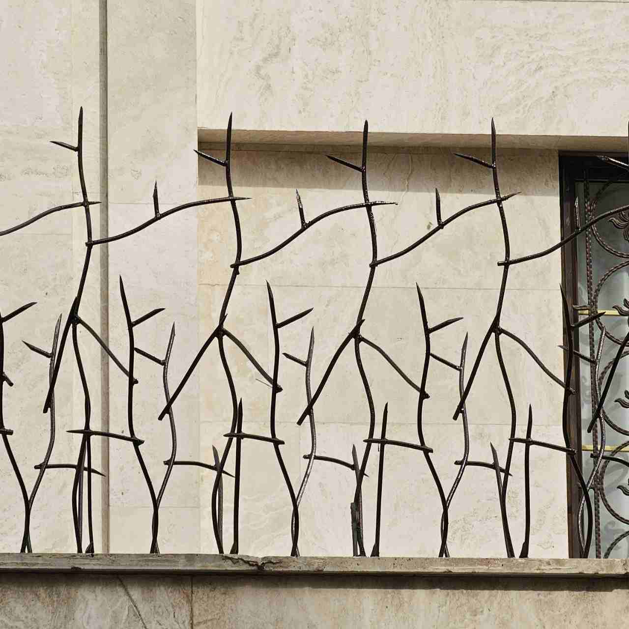 پیشگیری از نفوذ سارقان با حفاظ شاخ گوزنی