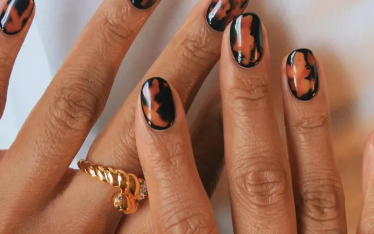 طرح ناخن لاک‌پشتی