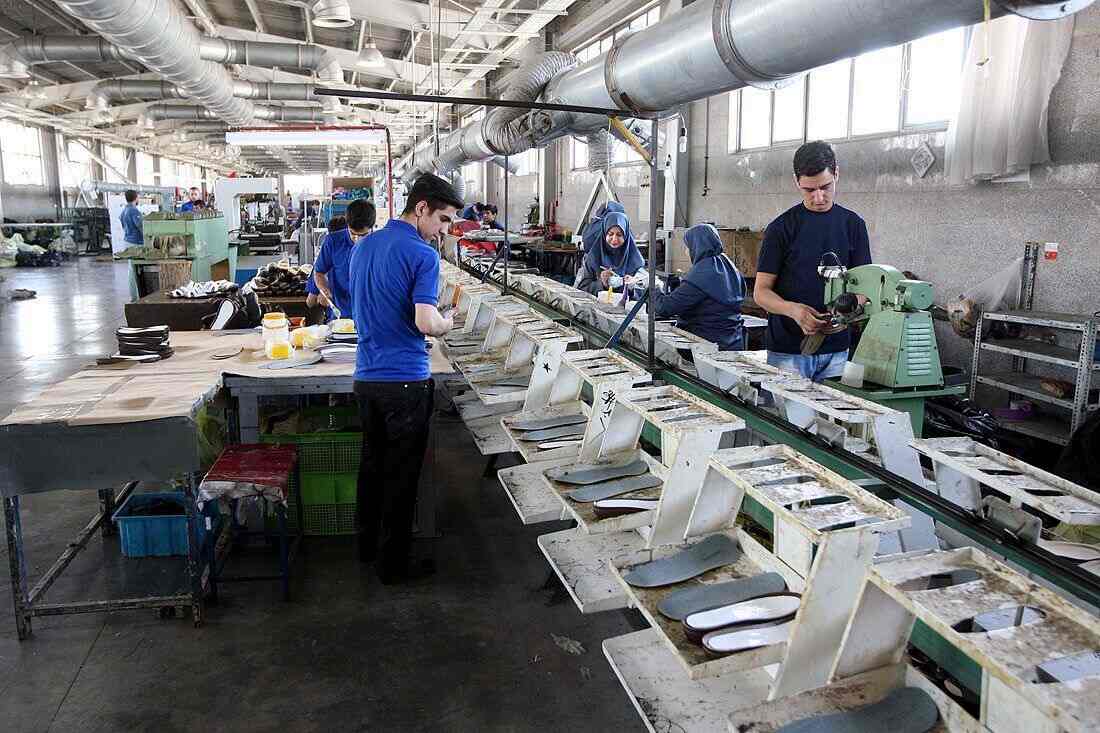 170811939 - سایه واردات و ضعف برندسازی؛ صنعت کفش هیدج زنجان در خطر محو شدن از رقابت ملی