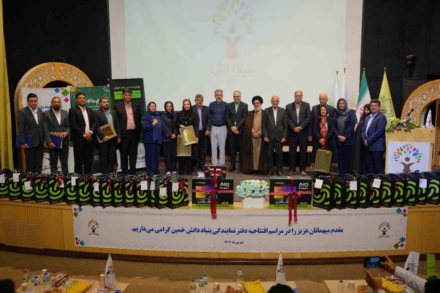 Picture2 1 - برند مبین‌نت با «رویش در مسیر سبز آموزش» در خمین، حامی عدالت آموزشی