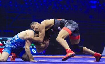 عکس| آبگوشت خوری کشتیگیران در ظهر جمعه ورزشگاه آزادی