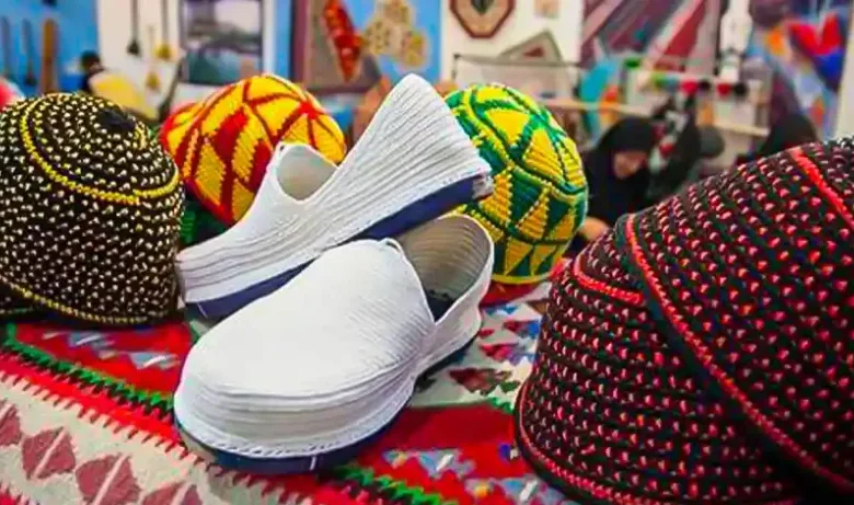 soghat sanaye dasti 1 1 1024x461 1 - کردستان روی صحنه جهانی؛ برند صنایع‌دستی مریوان از گیوه تا گلیم روایت می‌شود