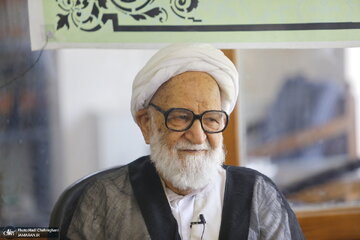 آیت الله مسعودی خمینی: بهعنوان یک طلبه کوچک از مقام معظم رهبری تقاضا دارم که عفو عمومی اعلام بفرمایند/ مقامات حتی در جلسات دو نفره حرف نزنند، بنویسند