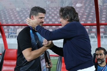 عکس| وریا غفوری روی نیمکت استقلال در آسیا نشست