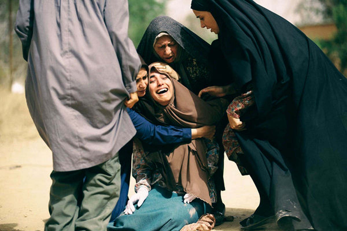 پایین کشیدن «ویلایی ها» از پرده، خیانت به سینمای ملی ایران است