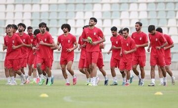 عکس | رحمتی و مهدویکیا تماشاگر برد امیدهای ایران