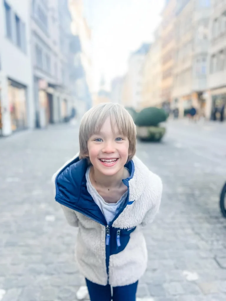 کودک جهانگرد