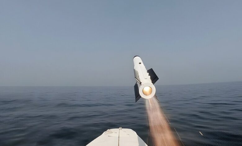 شلیک در دریا - موشک