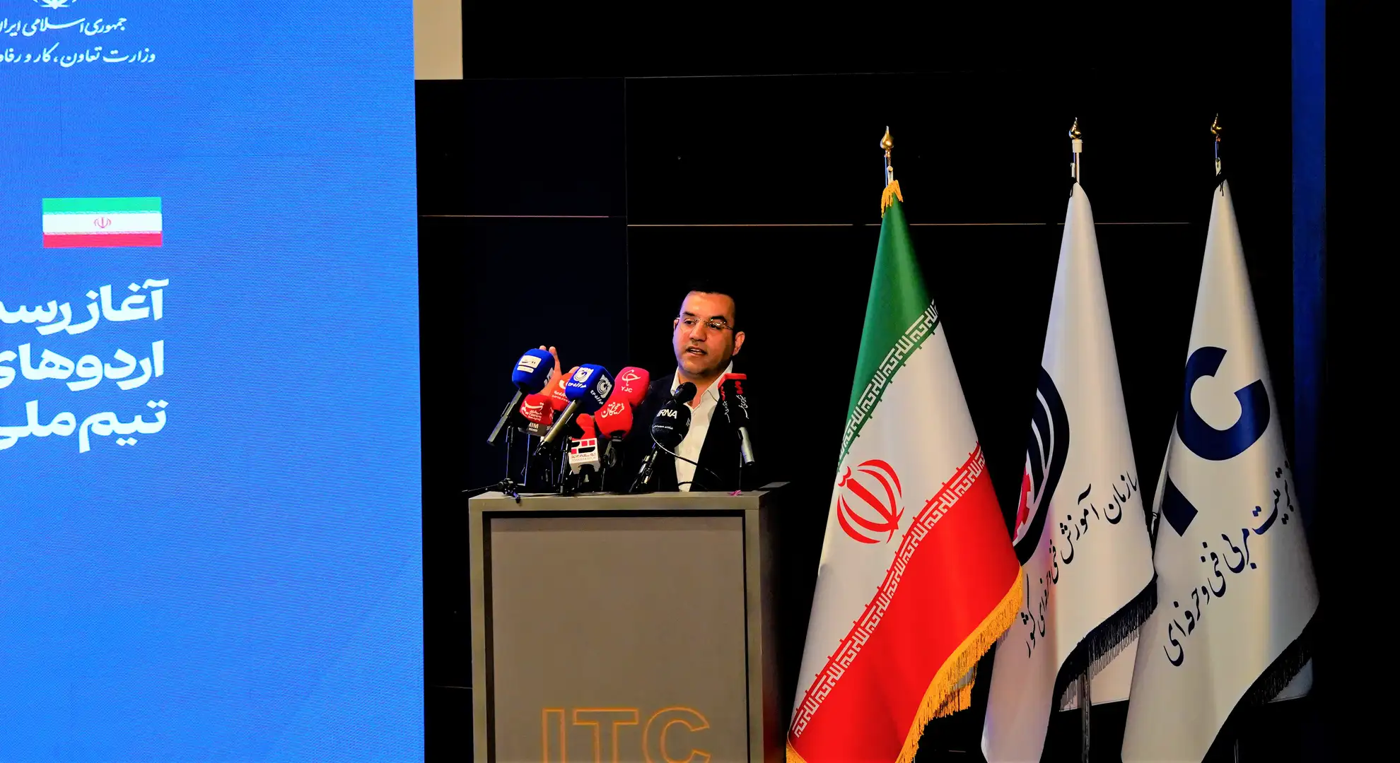 غلامحسین محمدی معاون وزیر و رئیس سازمان آموزش فنی و حرفهای کشور غلامحسین محمدی معاون وزیر و رئیس سازمان آموزش فنی و حرفهای کشور