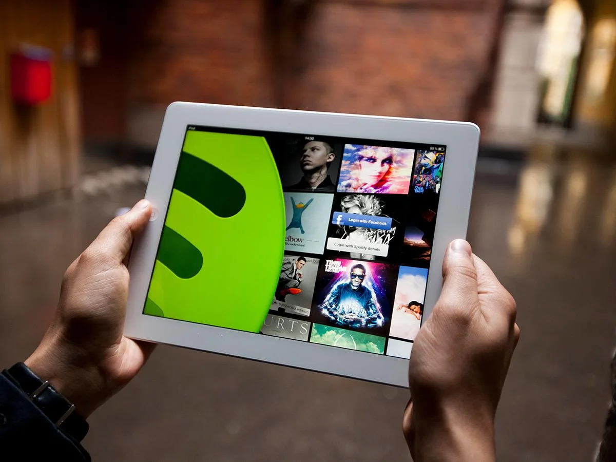 Spotify - اسپاتیفای ده‌ها هزار پادکست جعلی مرتبط با فروش غیرقانونی دارو را حذف کرد