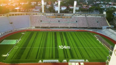 mercado libre code barres pelouse stade 2.jpeg - زمین فوتبال به بارکد فروش تبدیل شد؛ ابتکار خلاقانه یک پلتفرم تجارت الکترونیک در پخش زنده