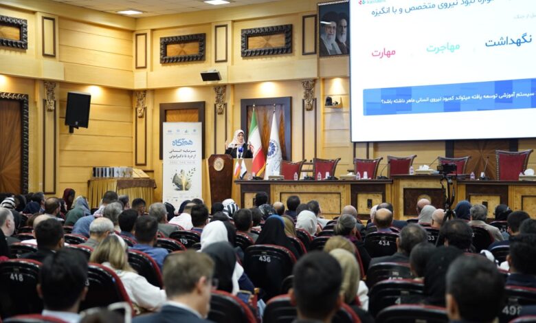 آسیه حاتمی، مدیرعامل و بنیان‌گذار ایران‌تلنت -همایش «هم‌آگاه؛ سرمایه انسانی از درد تا دگرگونی»