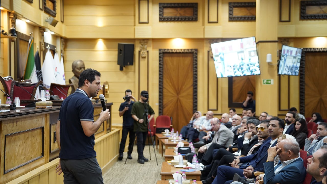 مجید حسینینژاد، مدیرعامل گروه علیبابا-همایش «همآگاه؛ سرمایه انسانی از درد تا دگرگونی»
