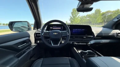 silverado ev cockpit - معمای «سیلورادو EV»؛ وقتی یک پیکاپ آمریکاییِ بینقص، کسی را برای خرید ندارد!