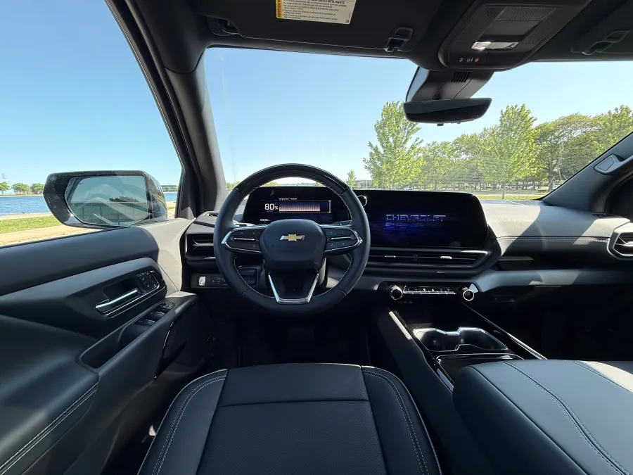 silverado ev cockpit - معمای «سیلورادو EV»؛ وقتی یک پیکاپ آمریکاییِ بینقص، کسی را برای خرید ندارد!