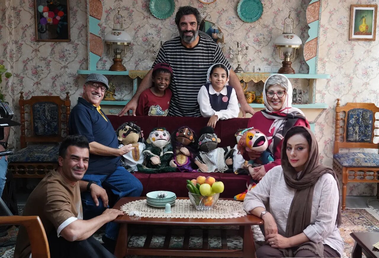 منوچهر هادی نقش اصلی فیلم را به همسر سابقش داد؛ دختر کوچکش هم بازیگر شد | ببینید منوچهر هادی نقش اصلی فیلم را به همسر سابقش داد؛ دختر کوچکش هم بازیگر شد | ببینید